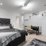 Chic Urban Retreat, Tower Bridge