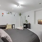 Chic Urban Retreat, Tower Bridge