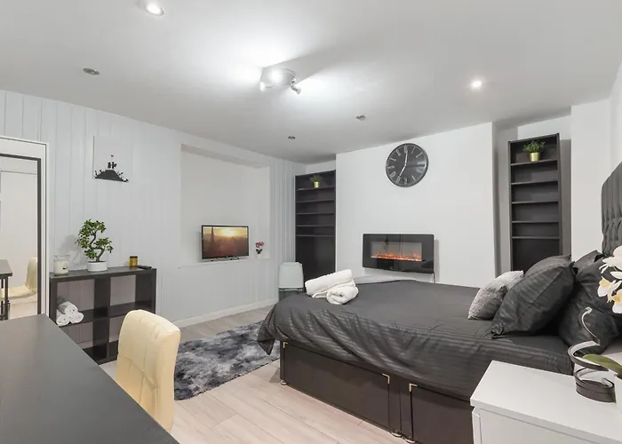 Chic Urban Retreat, Tower Bridge